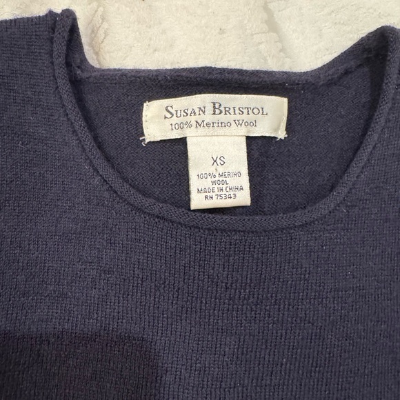 Susan Bristol 100% merino wool navy crew neck sweater rolled hem - Picture 2 of 6